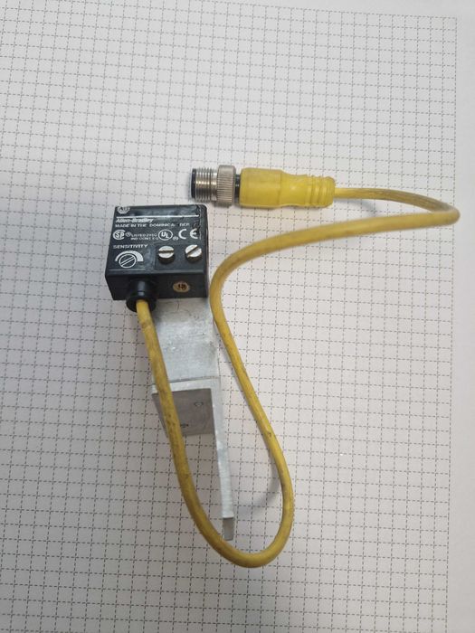 Czujnik optyczny 42SMP-7001-QD AB + mocowanie