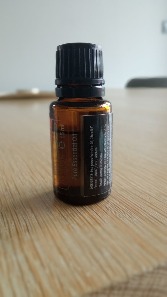 Czysty Olejek eteryczny geranium doTerra