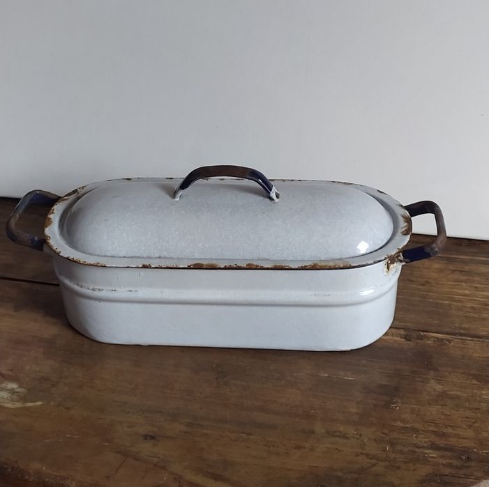 Panela em porcelana esmaltada muito antiga