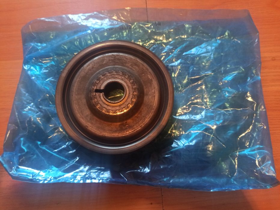 Продам оригинальный шкиф на  Рено Меган 2,двигатель 1,6 бегзин