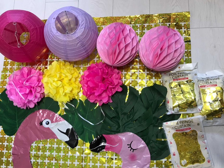 Фотозона у стилі рожевого фламінго