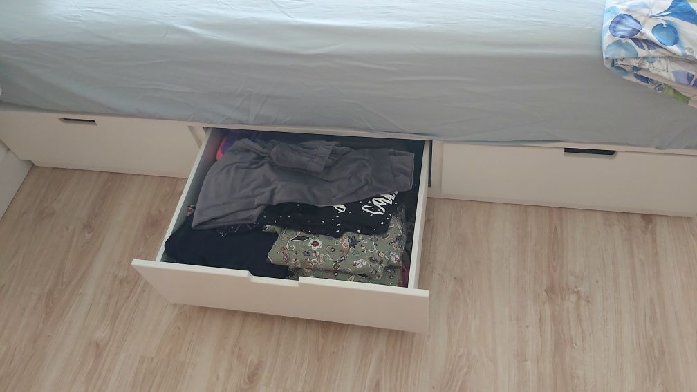 Vendo estrutura de cama ikea 160*200