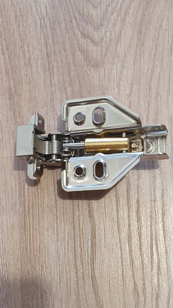 Dobradiças para móvel de cozinha com portas em alumínio e vidro