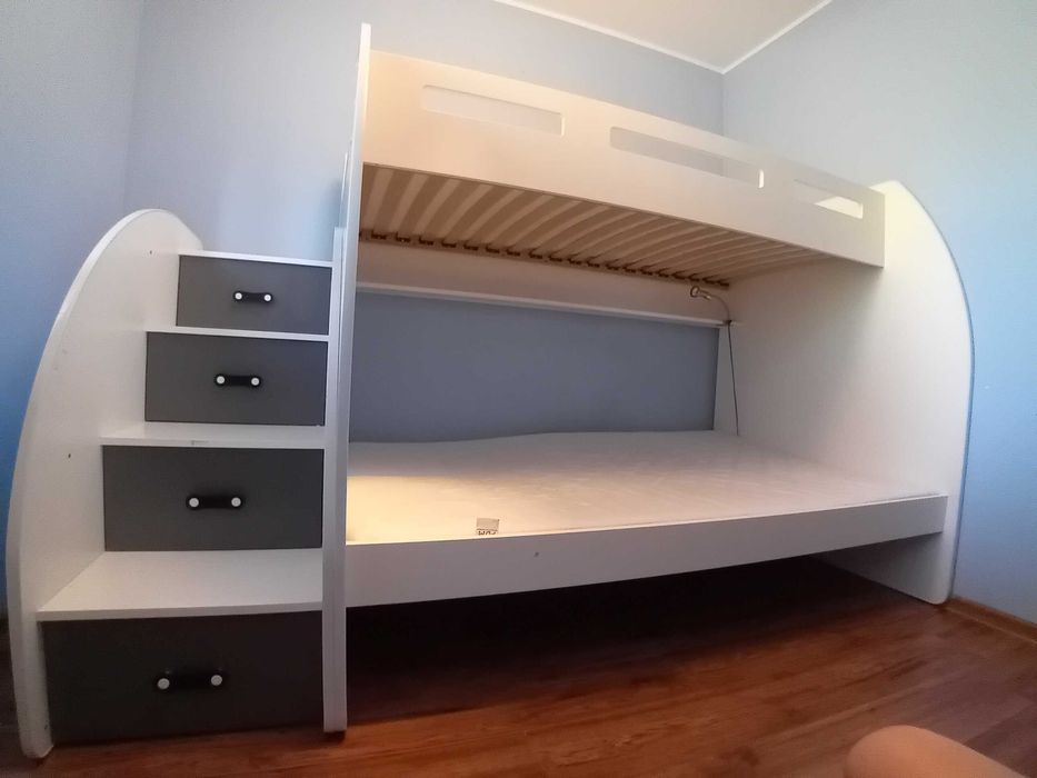 Sprzedam łóżko piętrowe