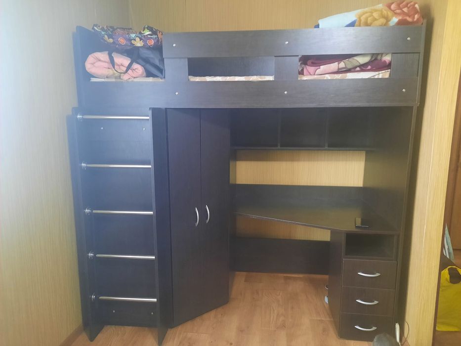 Продам ліжко - горище з шафою