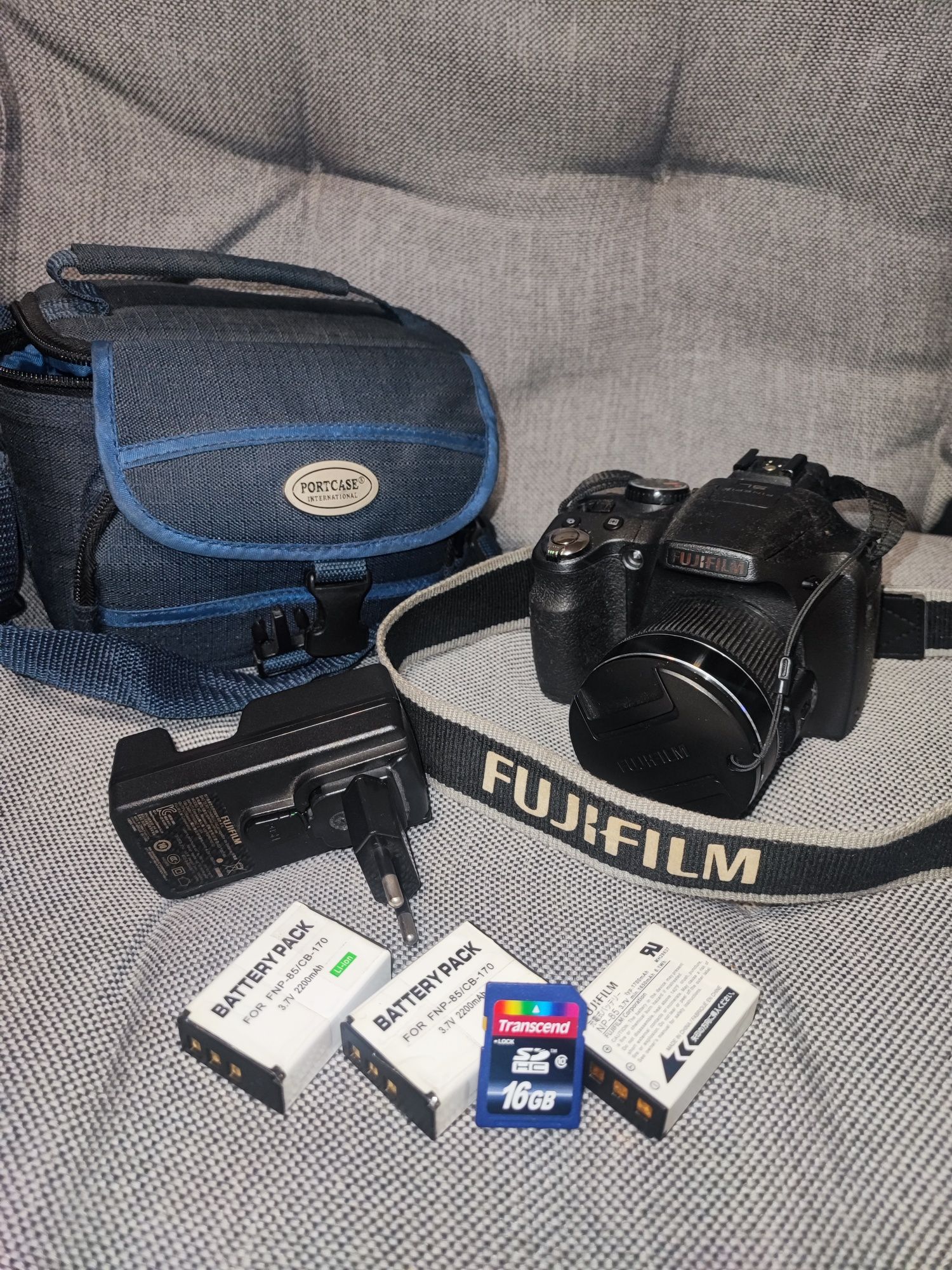 Фотоапарат, fujifilm finepix sl300