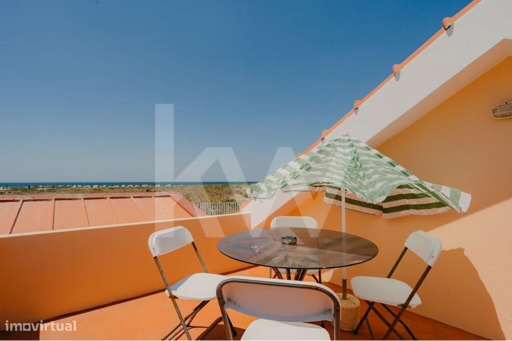 Moradia Isolada | Remodelada | 1º Linha De Mar