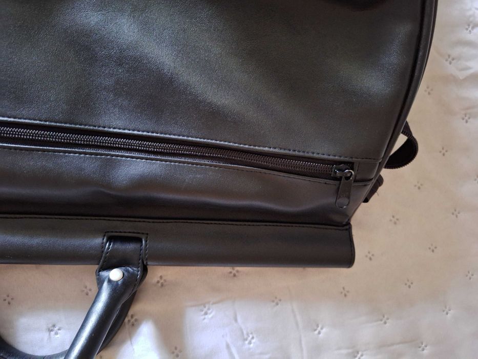 Elegancki kuferek podróżny