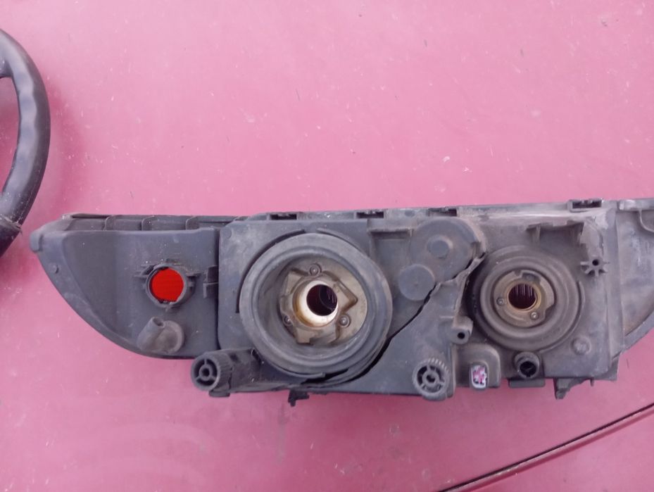 Фара БМВ е39 под ремонт