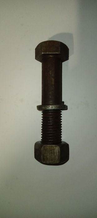 Продам болти м20 та м18.