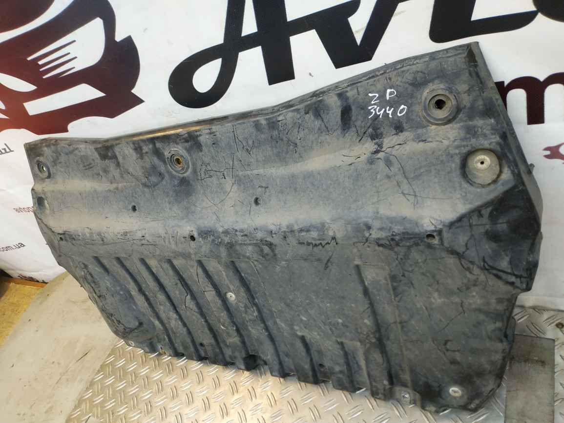 Land Rover Discovery 09-17 кришка двигуна  ZP3440 LR031644