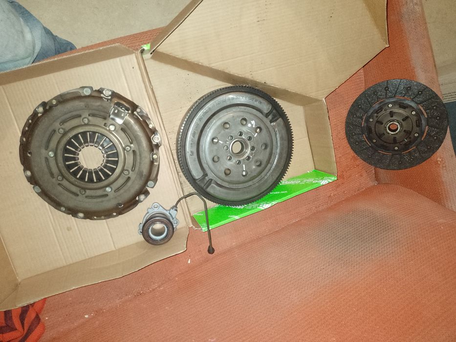 Комплект зчеплення (демфер) opel zafira 1.7cdti