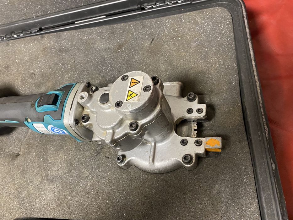 Makita przecinarka do prętów 18v li-ion zbrojeniowych dsc250zk