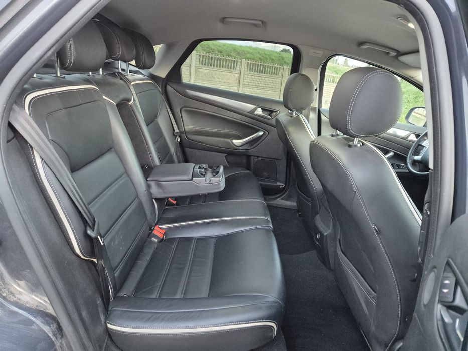 Ford Mondeo TITANIUM Ledy Navi Automat Skóry Parktronik Chromy 2011 r.