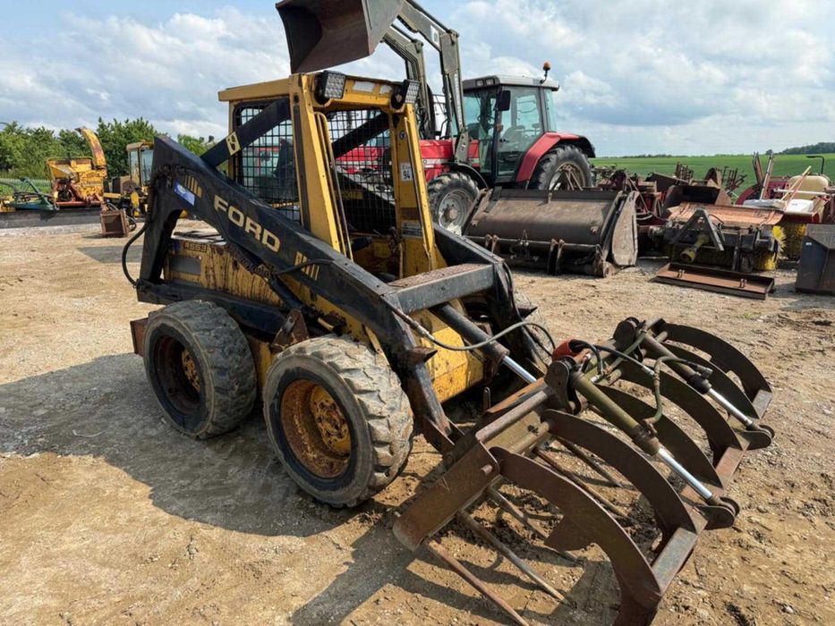 Mini Ladowarka Bobcat New Holland Ford L553