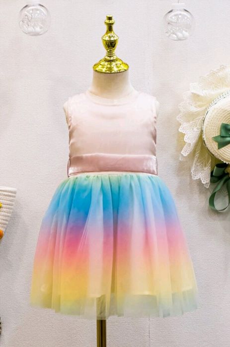 Vestido arco-íris 9/12 meses