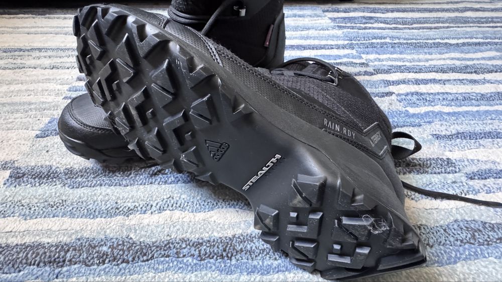 Buty zimowe Adidas Terrex Heron Mid – rozmiar 44