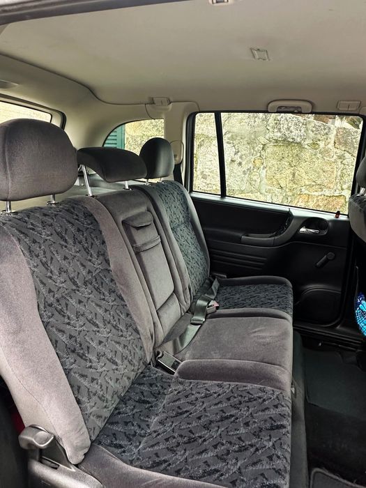 Vendo : Opel Zafira 2001