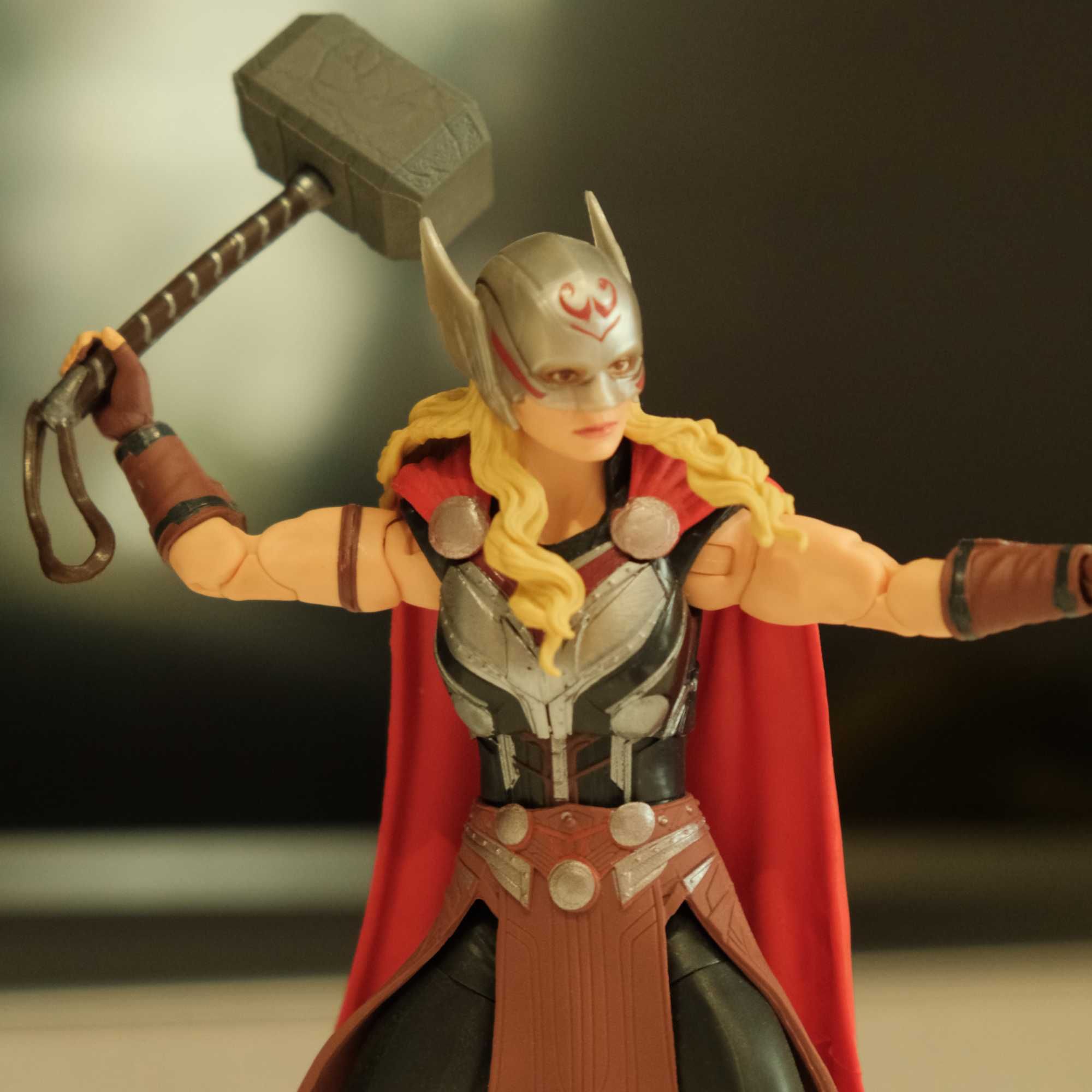 Marvel Legends Mighty Thor Thor: Love and Thunder