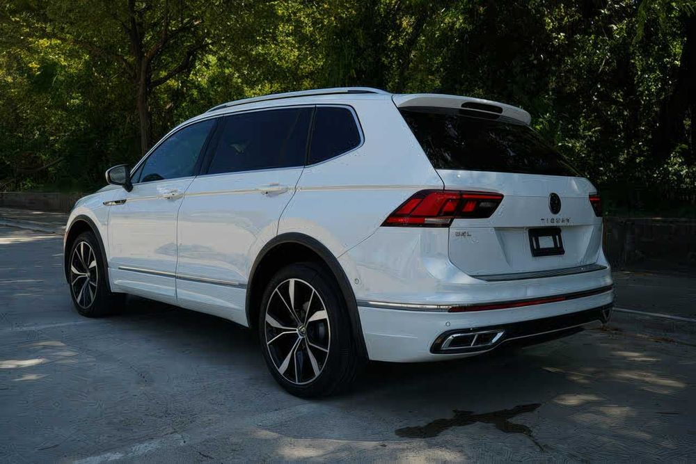 Volkswagen Tiguan      2022
