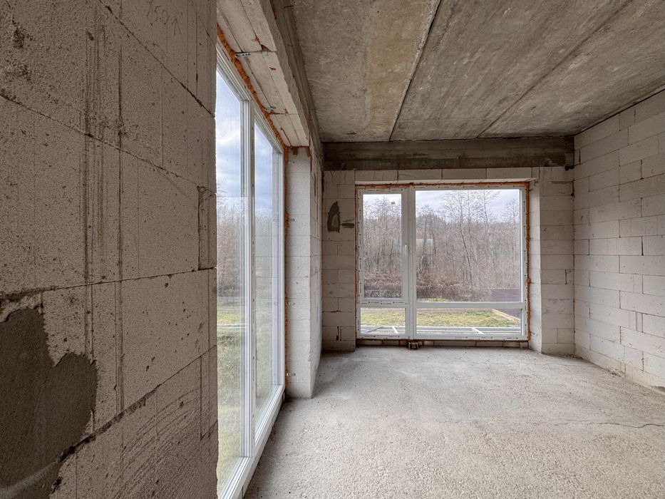 Новий будинок в передмісті