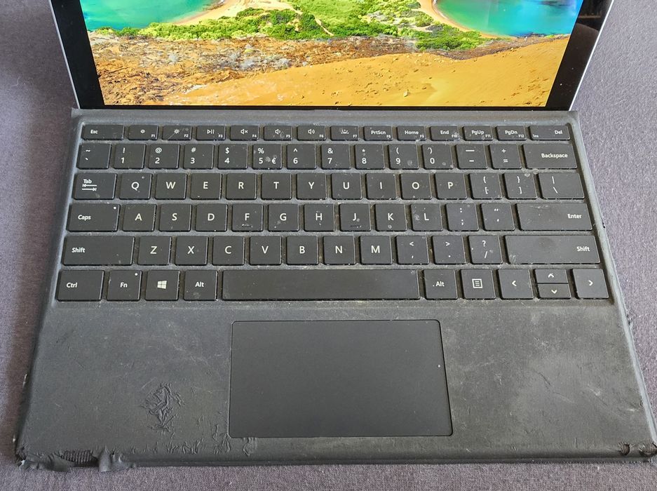 Surface Pro 7 klawiatura plus gratis