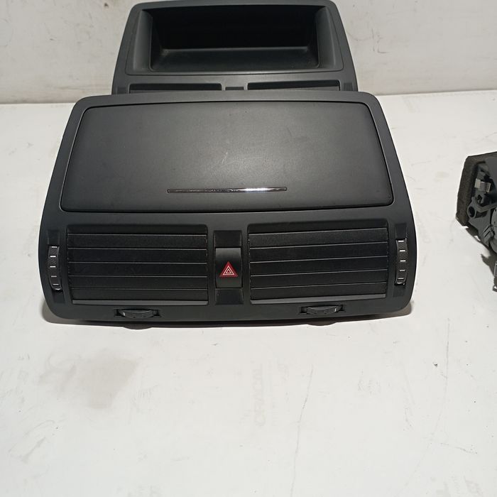 Воздуховод дефлектор в торпеду Skoda Octavia A5 (04-13) Октавія А5