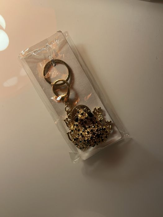 Новий брелок з жабкою