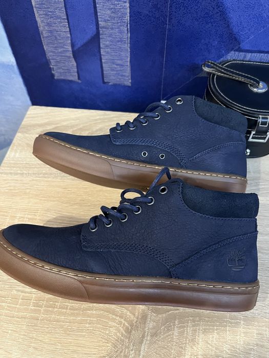 Продаются ботинки»Timberland”