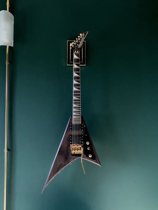 Jackson JS32 MAH Rhoads Natural + Case + EMG