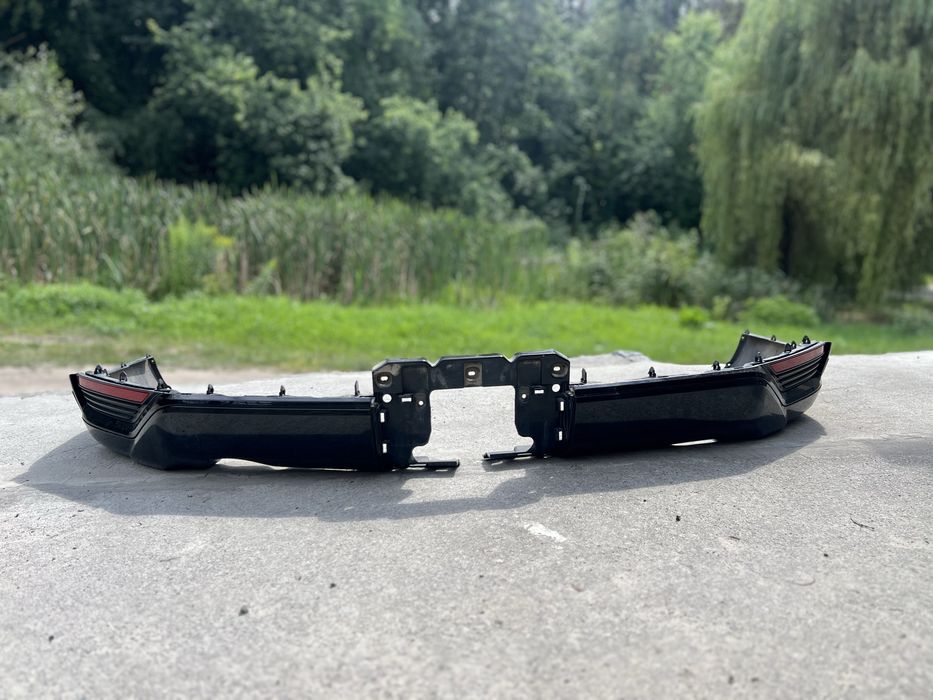 задний бампер Toyota Land Cruiser 300