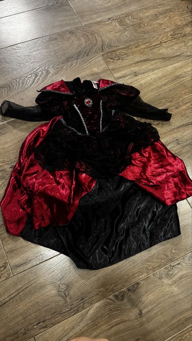 Сукня на дівчинку 5-6 років