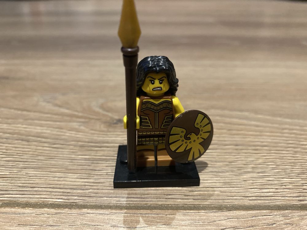 Lego wojowniczka minifigures