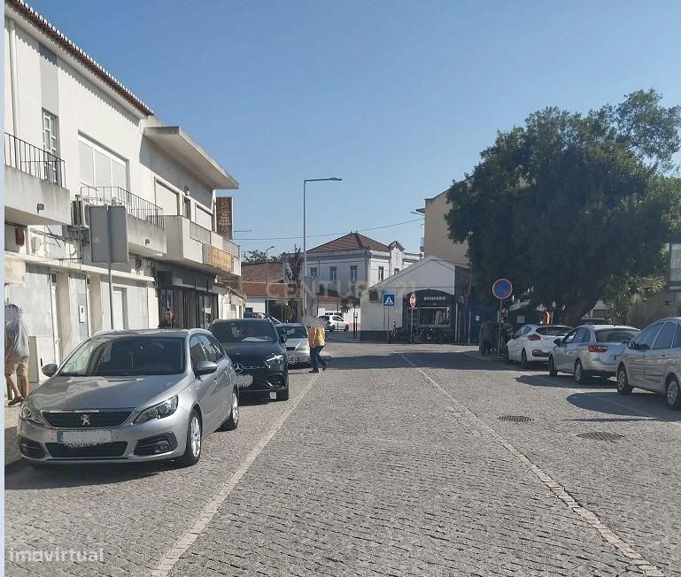 Moradia T1 aconchegante no centro de Samora Correia - Oportunidade Úni