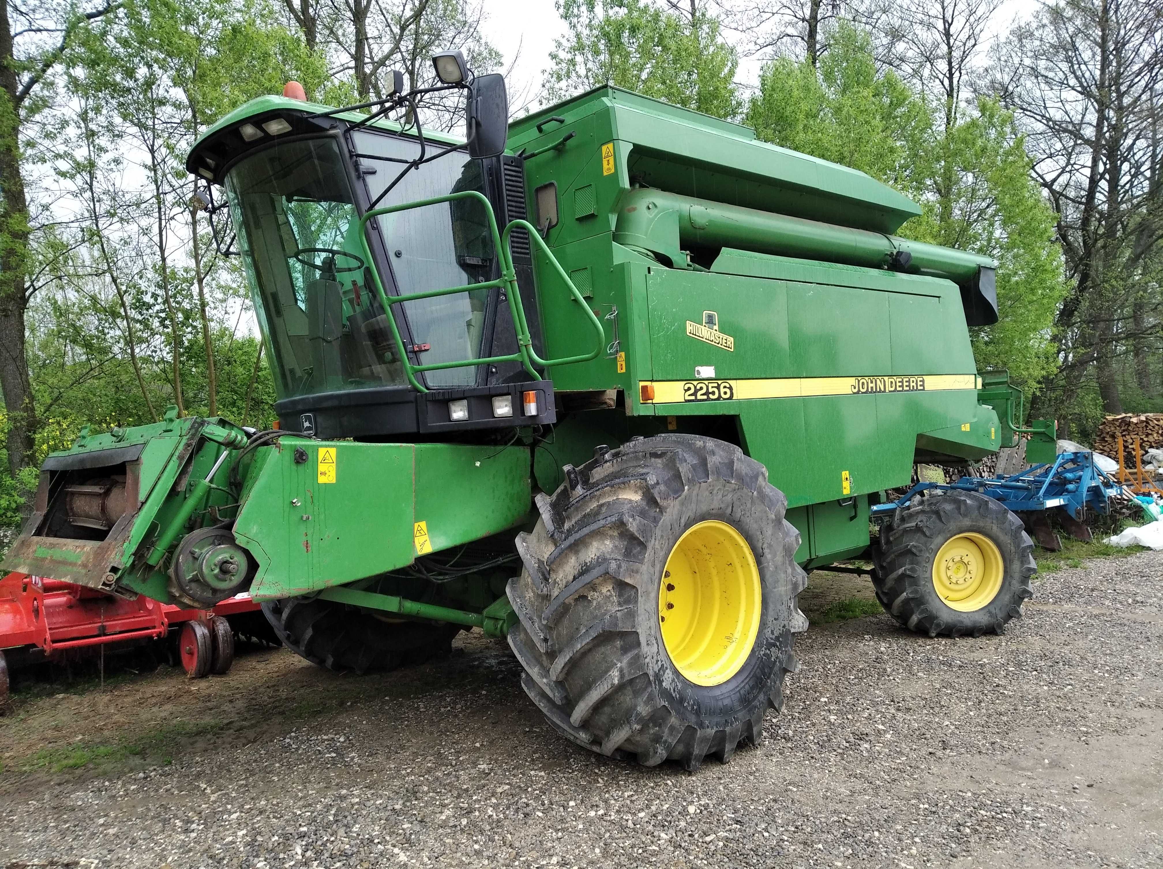 John Deere 2256 Hill Master 4x4