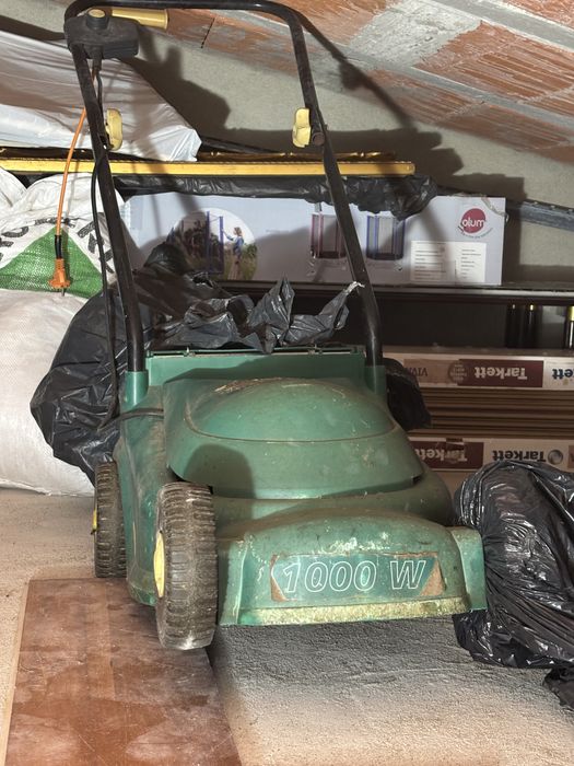 Máquina corta relva