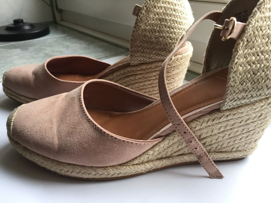 Jasno różowe espadryle, buty na koturnie od H&M w roz 40