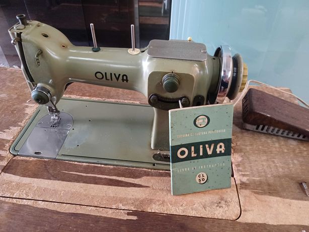 Máquina costura "oliva" de 1966