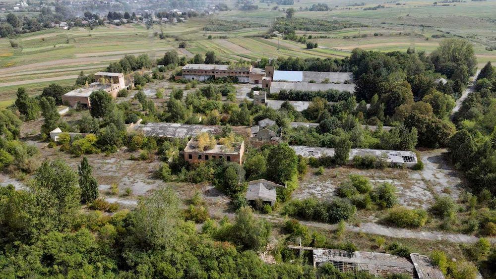 Продам виробничо-складський комплекс, с.Великі Межирічі.