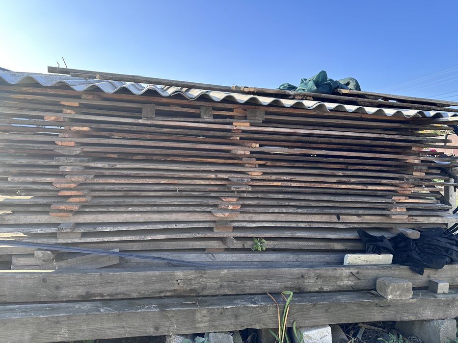 Необрізна дошка  (з обрешітки, сухі дрова,)