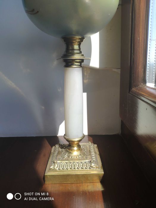 Stara francuska lampa naftowa XIX w onyks