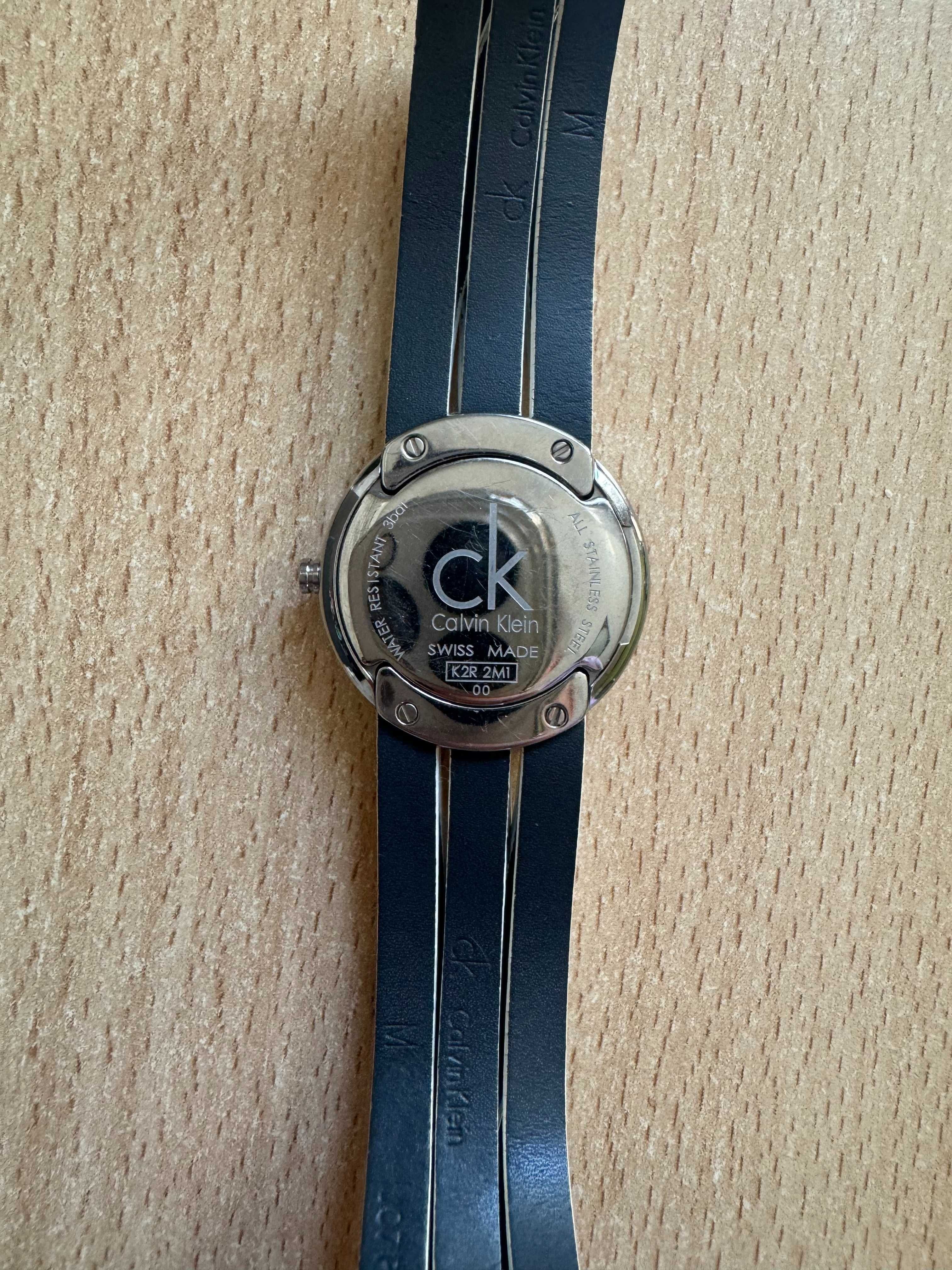 Жіночий годинник Calvin Klein з білим шкіряним ремінцем