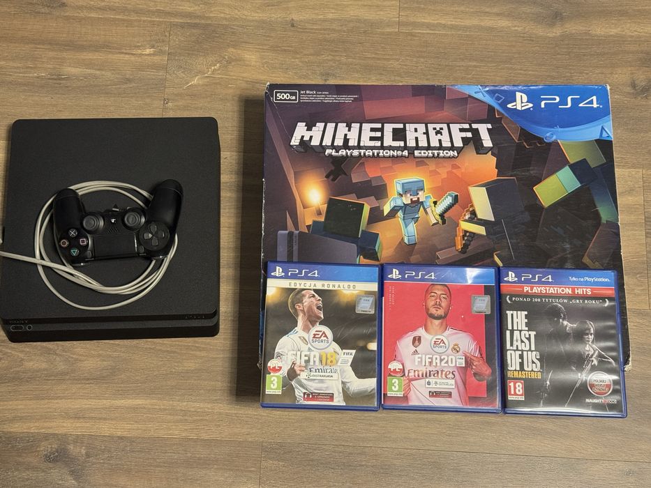 Playstation 4 SLIM 500GB + 3 gry (FIFA 18, FIFA 20, The last of us)