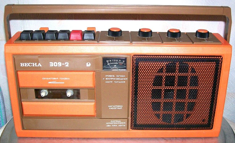 Экспонаты для музея советской радиотехники.