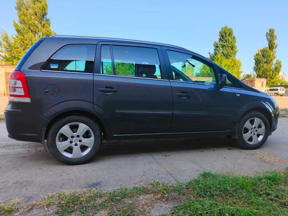 Opel Zafira 2012
