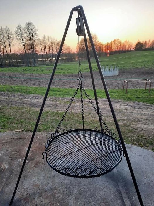 Grill ogrodowy trójnóg solidny