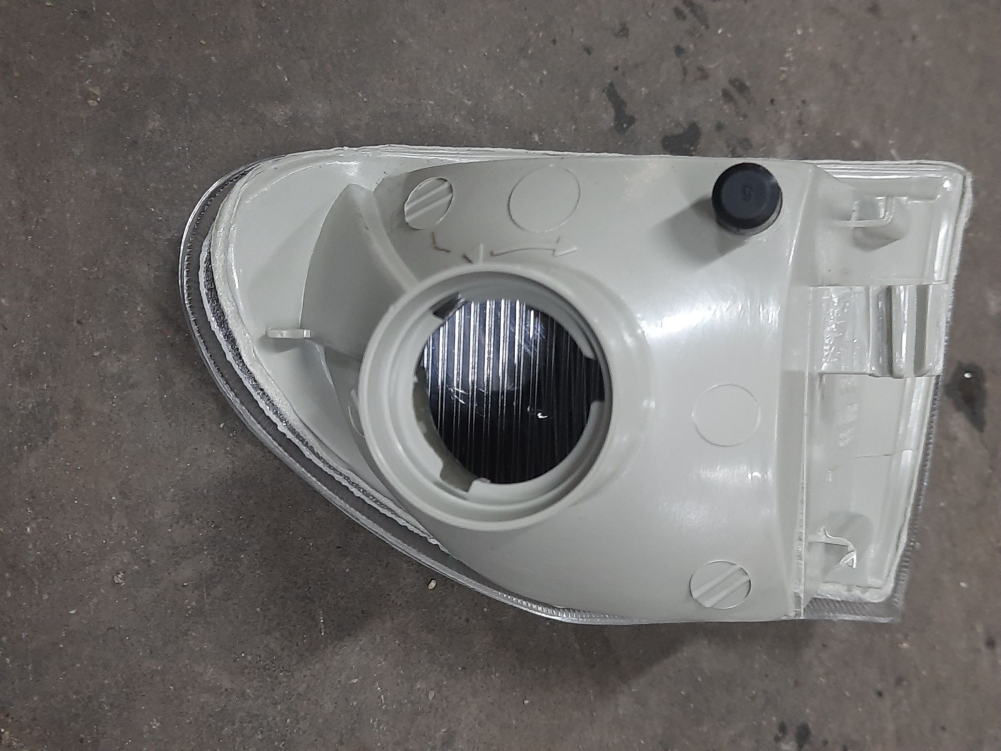 Lampa kierunkowskazu przednia prawa - Opel Astra F (3 szt)