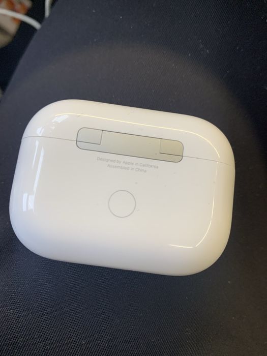 Продам кейс аірподс про 2 airpods pro 2 cays original