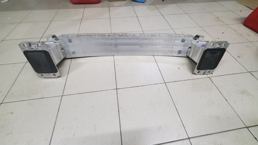 Усилитель заднего бампера Audi e tron 2020 оригинал