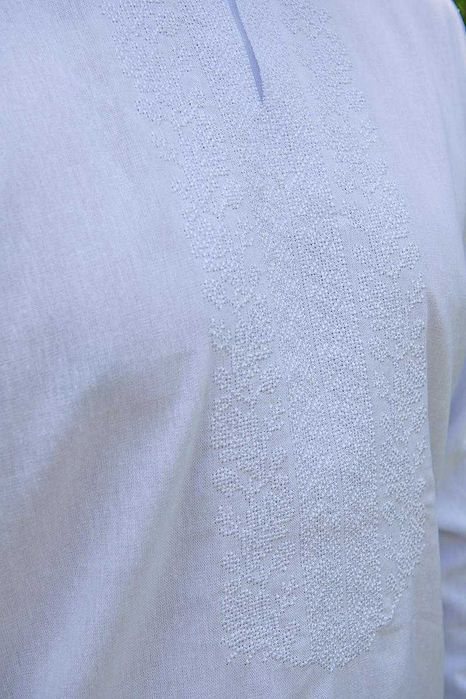 Святкова чоловіча вишиванка біла по білому лляна українська сорочка